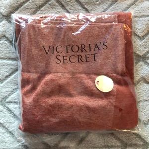 PINK SEAMLESS WORKOUT TIGHT IN CINNAMON